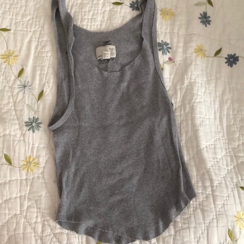 Gray tank top